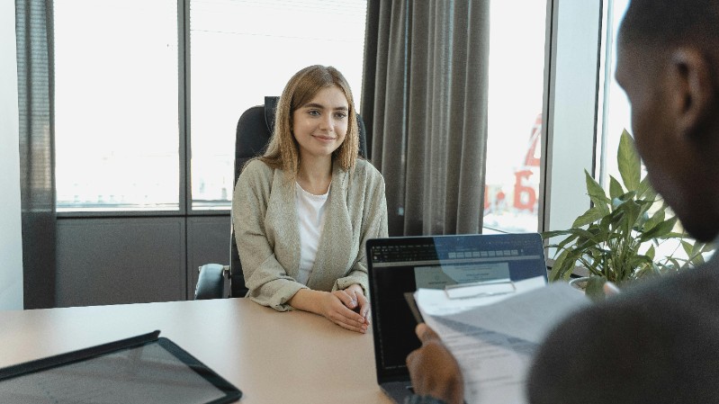 How to use AI to get a new job this year